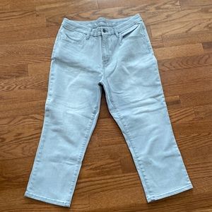 Chicos Grey denim capri